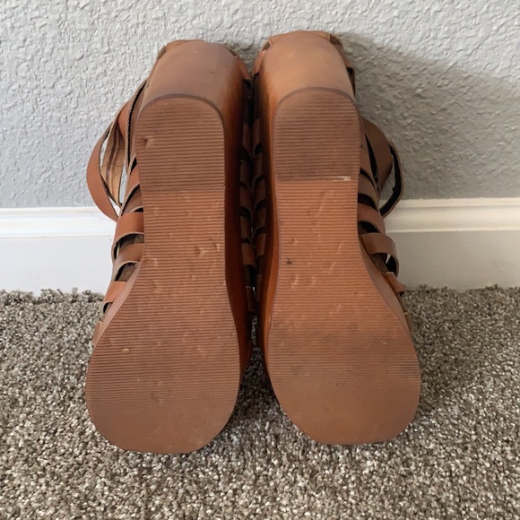 Shoes - Picture 5 of 6